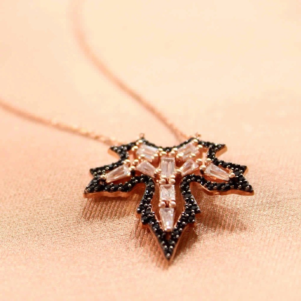 BLACK SYCAMORE LEAF ROSE GOLD COLOR NECKLACE